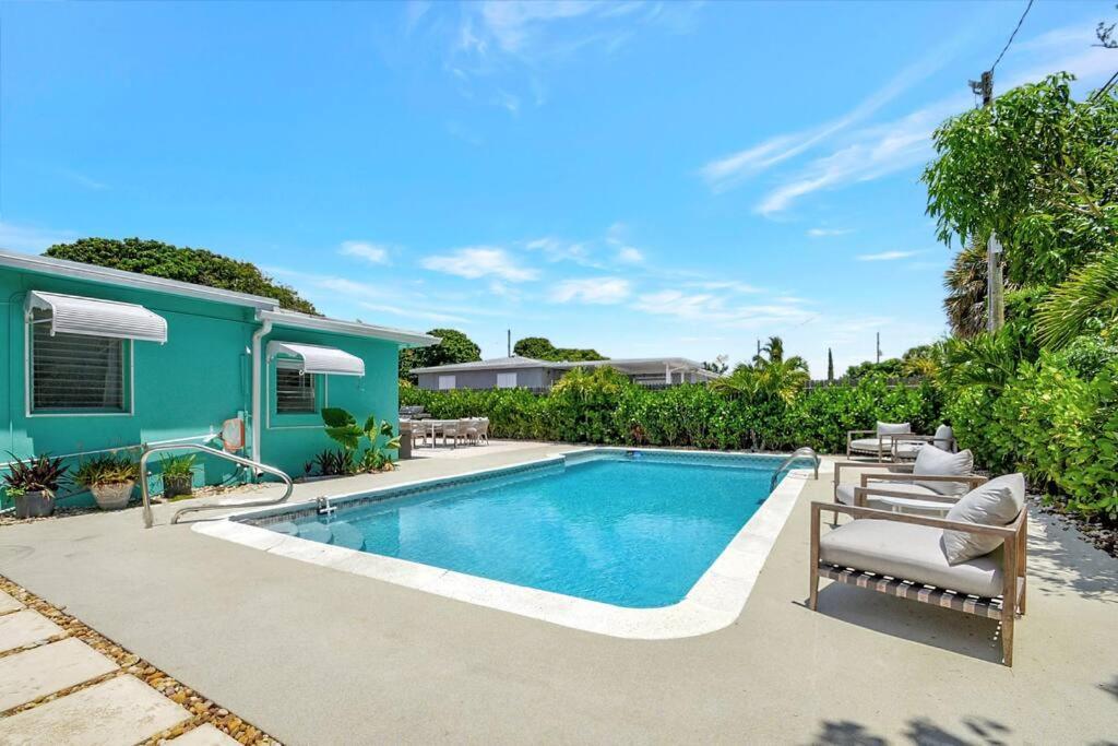 Holiday home New Paradise Palm 4 Bed 2 Bath With Heated Pool *