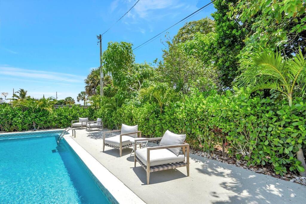 New Paradise Palm 4 Bed 2 Bath With Heated Pool