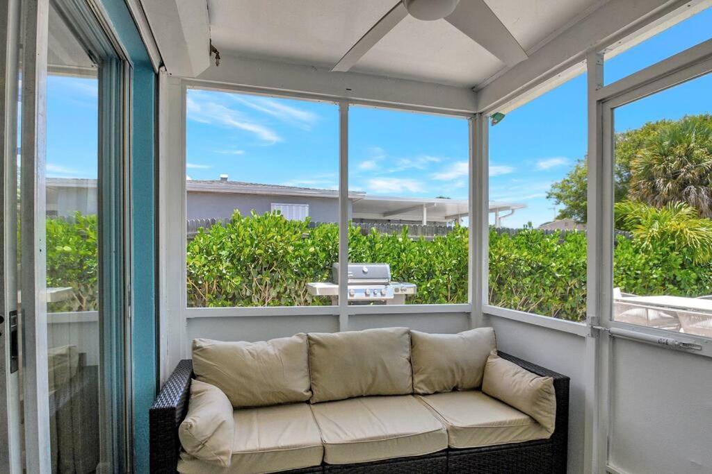 New Paradise Palm 4 Bed 2 Bath With Heated Pool Holiday home