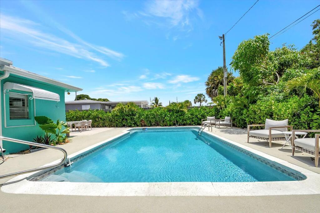 Holiday home New Paradise Palm 4 Bed 2 Bath With Heated Pool West Palm Beach