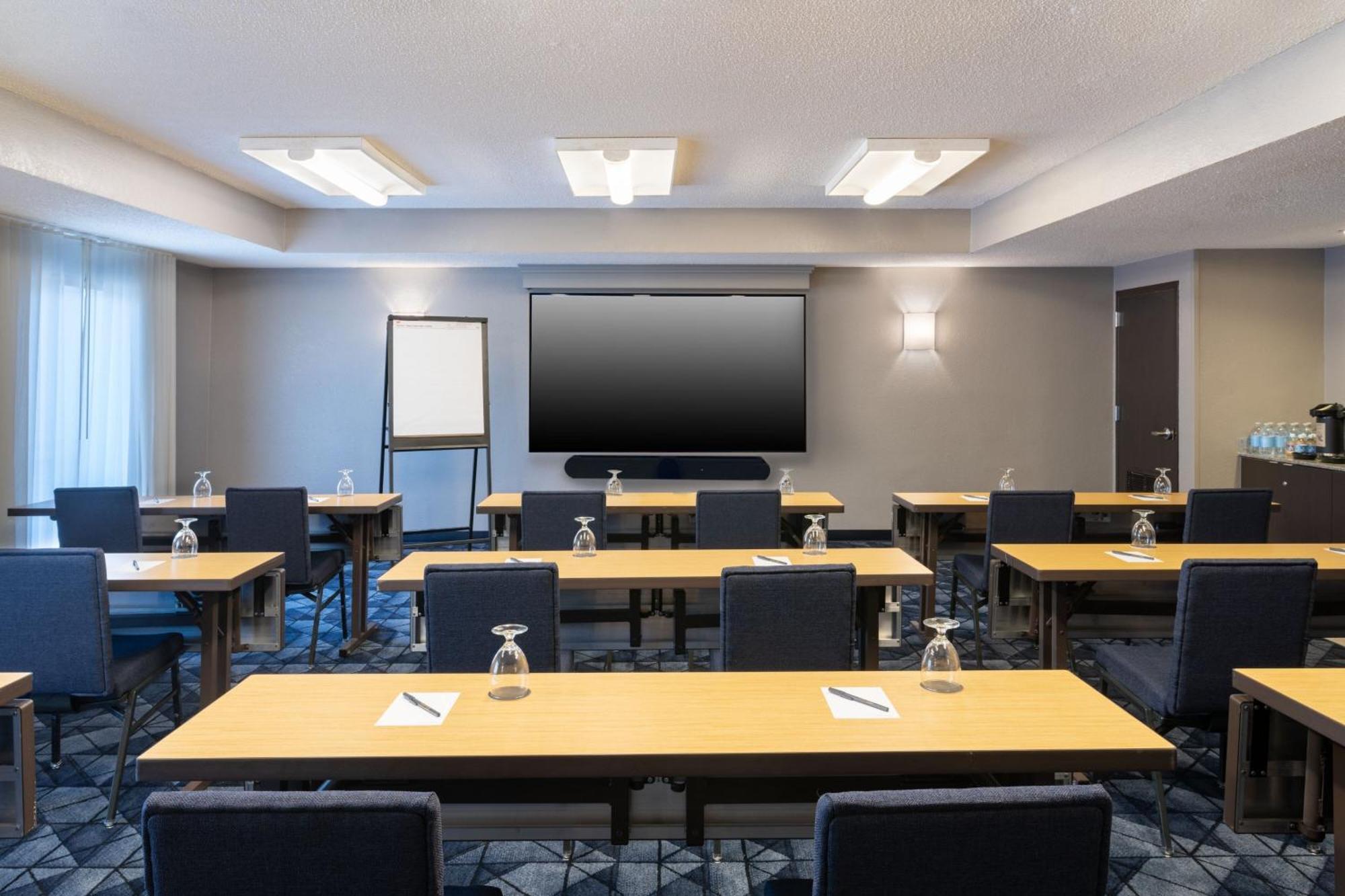 Hotel Courtyard By Marriott West Palm 3*