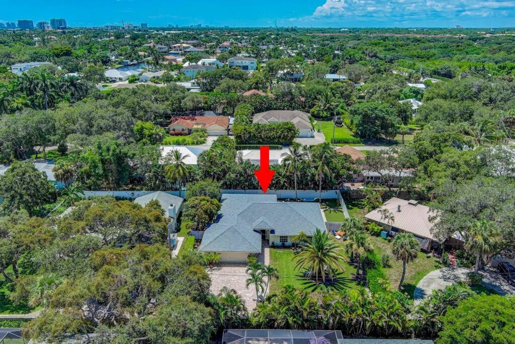 Hottub! Mini Golf! Water Access! Pets! 5min Beach! * West Palm Beach