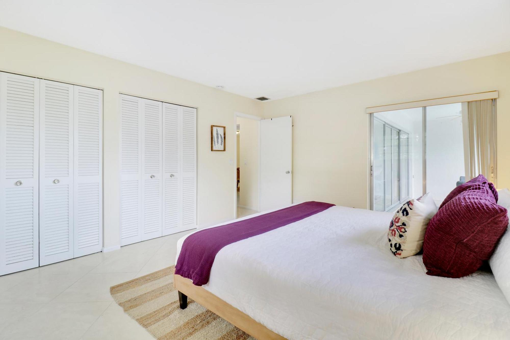 Sunny Beachside Oasis Sleeps 6,1 Blocktowaves