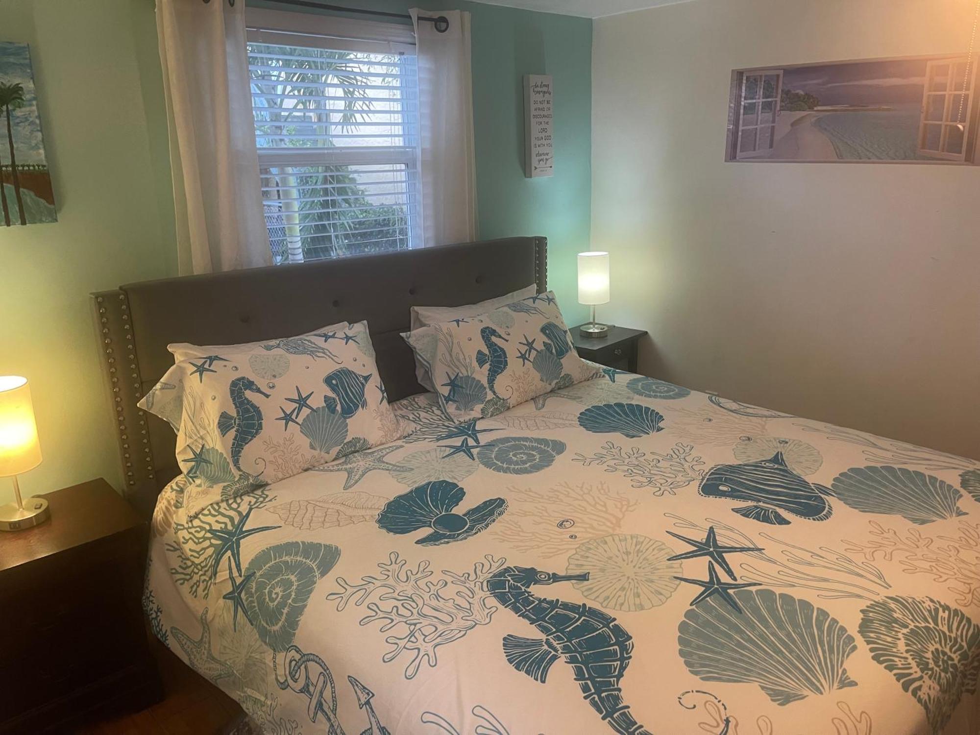 Apartment 2br Comfortable Downtown House Near And *