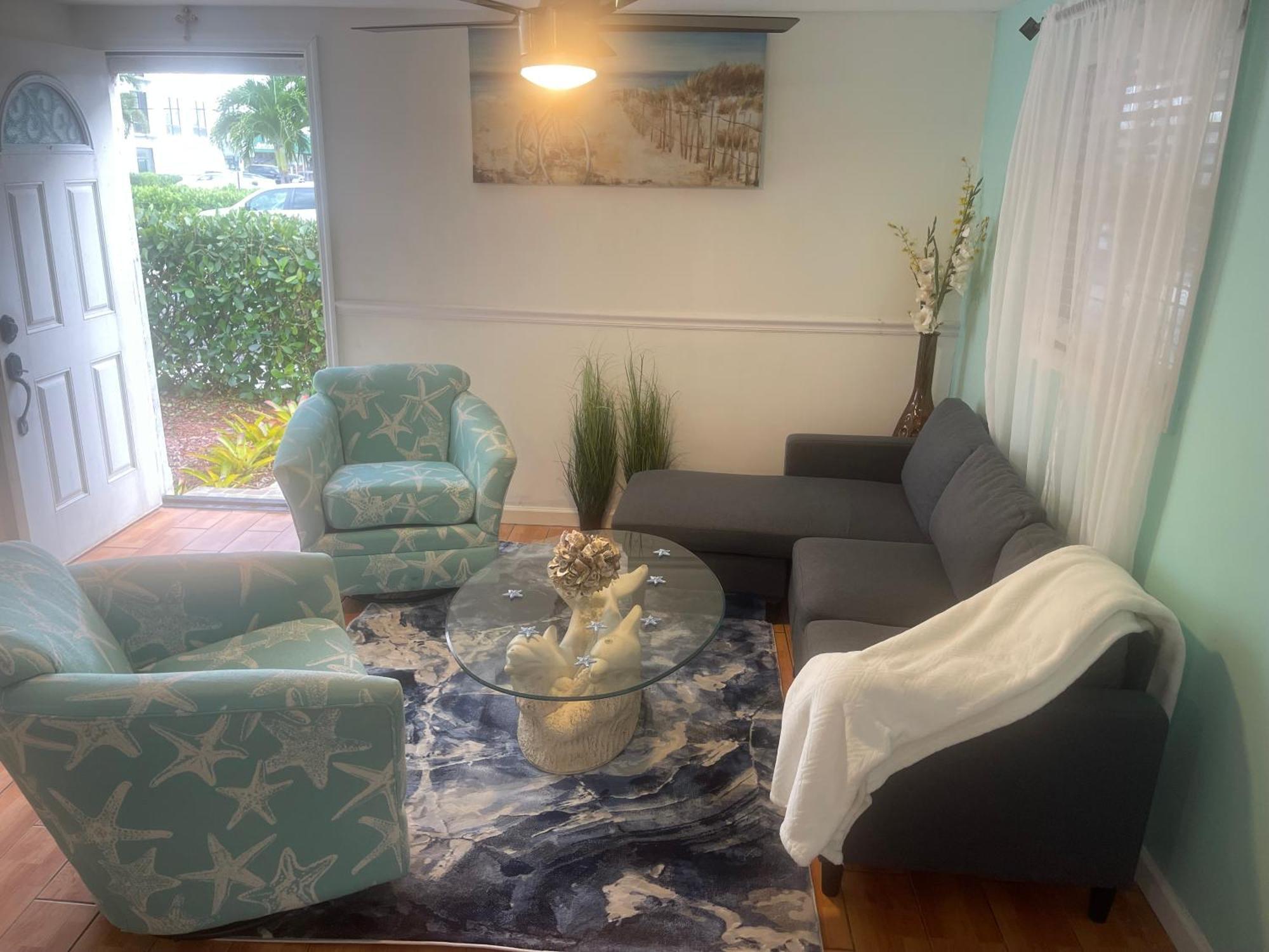 Apartment 2br Comfortable Downtown House Near And *