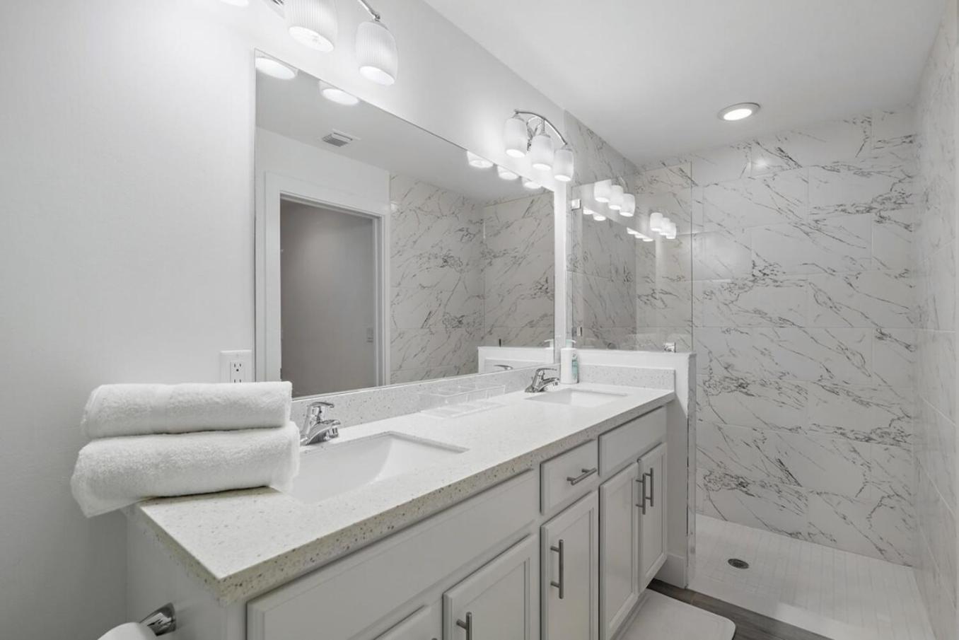 New! Few Minutes To Downtown, 10 To The Beach! Holiday home West Palm Beach