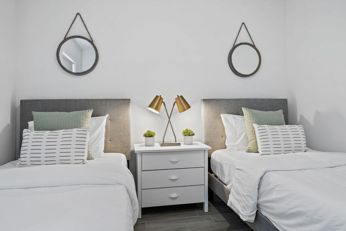 New! Few Minutes To Downtown, 10 To The Beach! Holiday home West Palm Beach