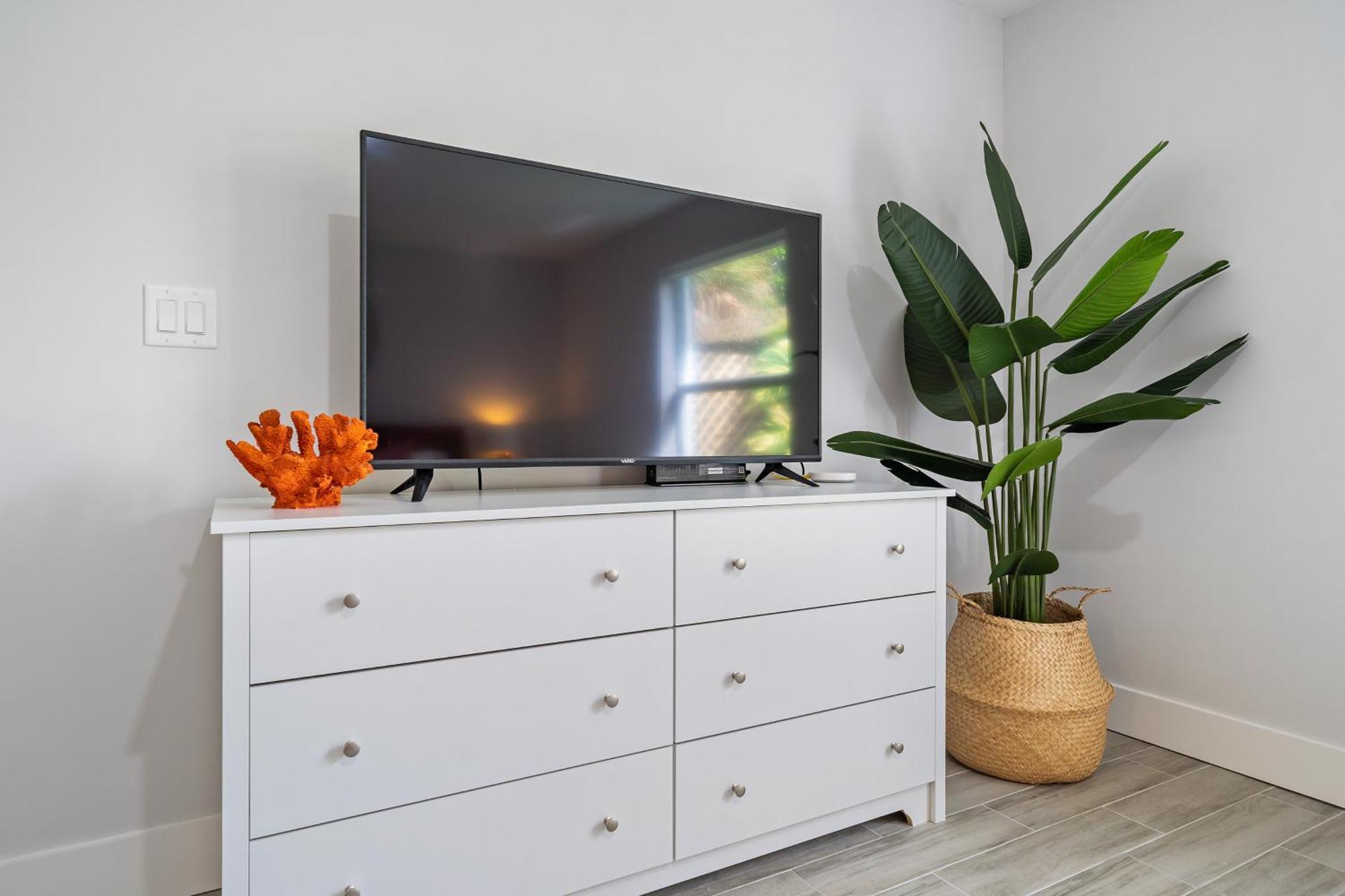 New! Few Minutes To Downtown, 10 To The Beach! * West Palm Beach