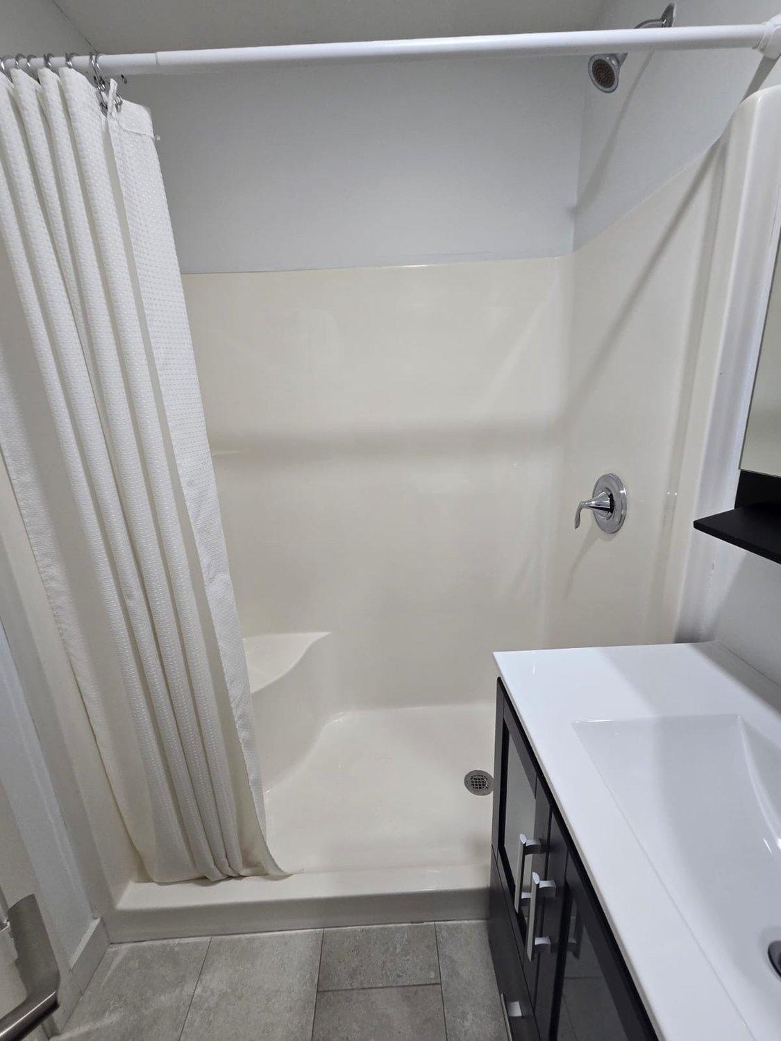 4-bed Wpb Near 95,airport,dt & Beaches *