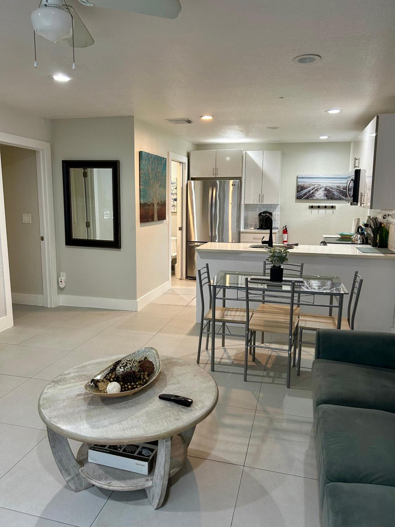 Close To Everything! Perfect Basecamp For Wpb * West Palm Beach