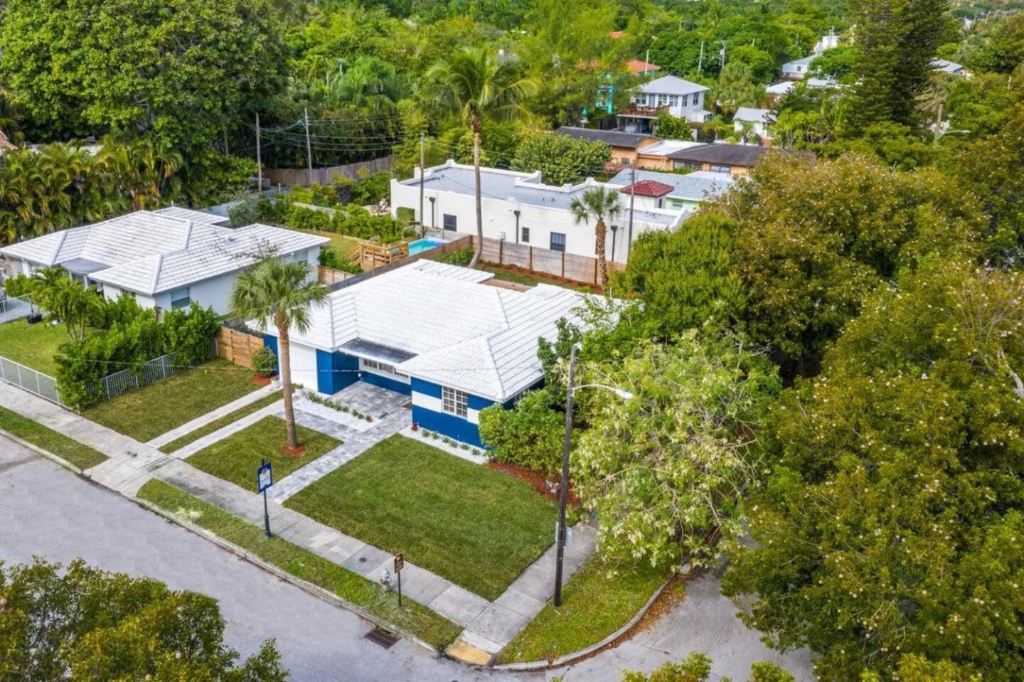 Luxury Oasis Wheated Pool, Near Beachdwtn * West Palm Beach