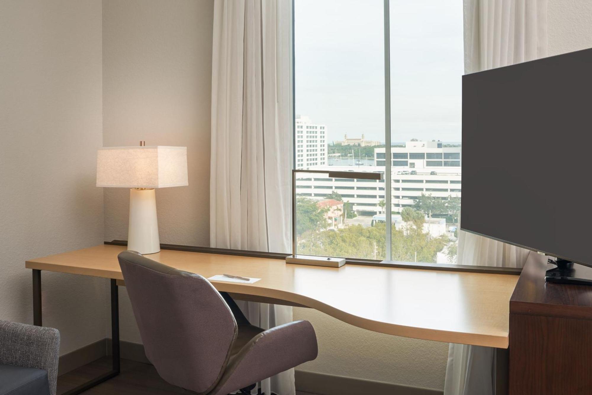 By Marriott West Palm Downtown 3*