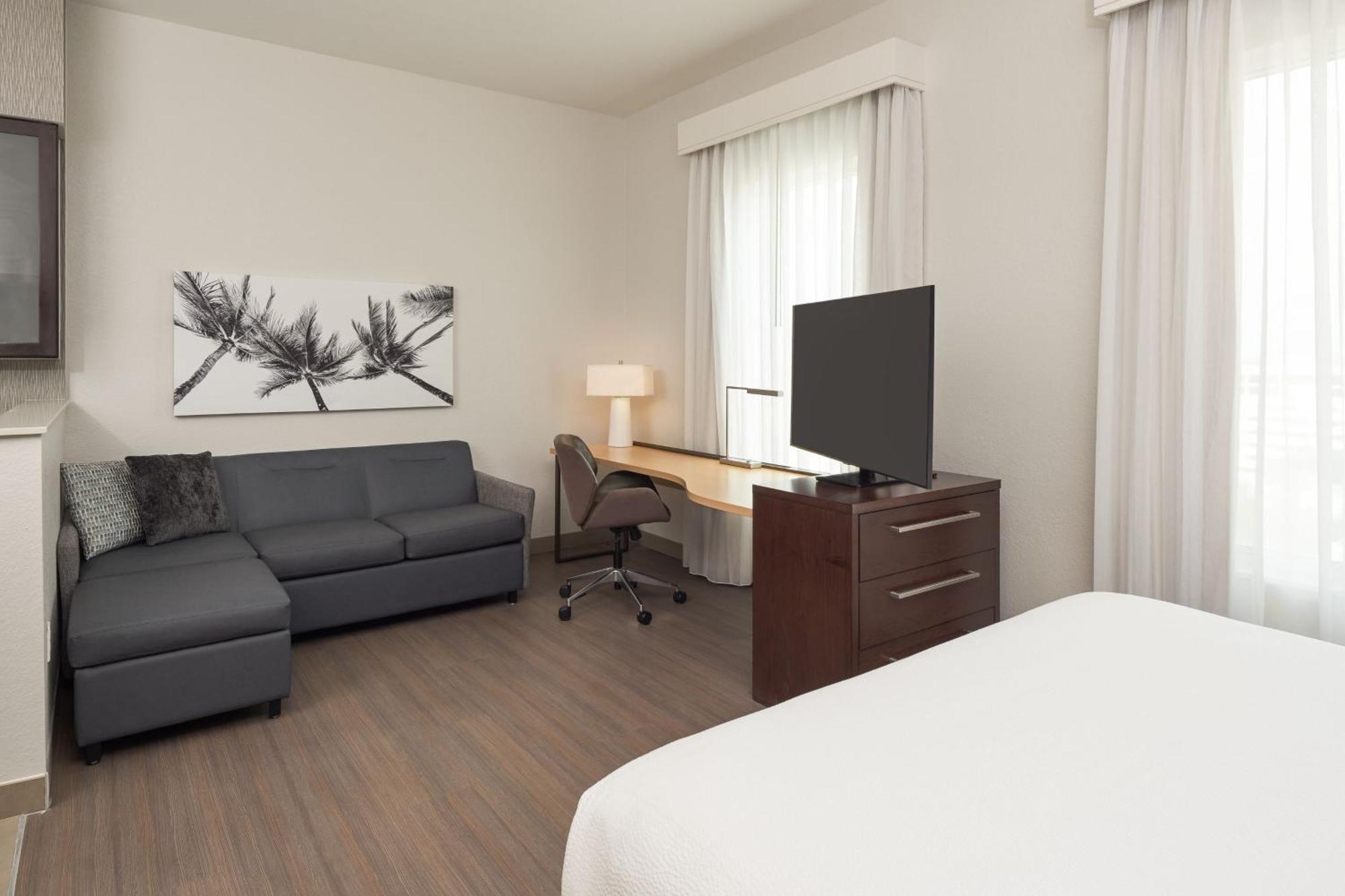 By Marriott West Palm Downtown 3*