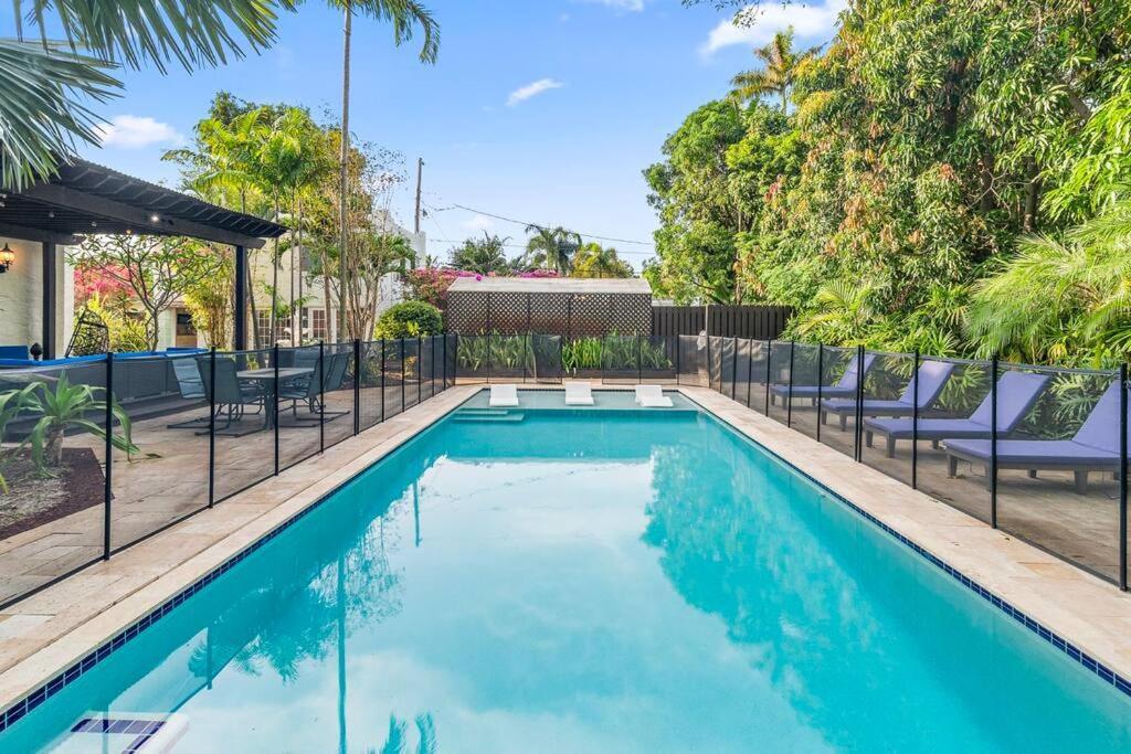 2 Mansions With Pool & Bbq Sleeps 22 Holiday home