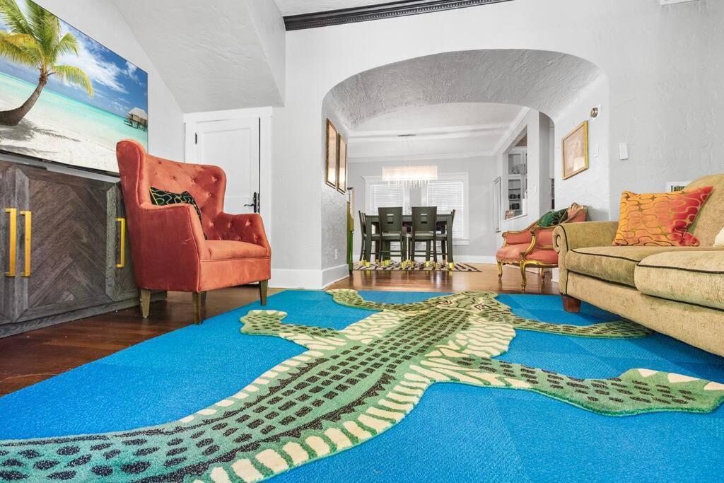 2 Mansions With Pool & Bbq Sleeps 22 * West Palm Beach