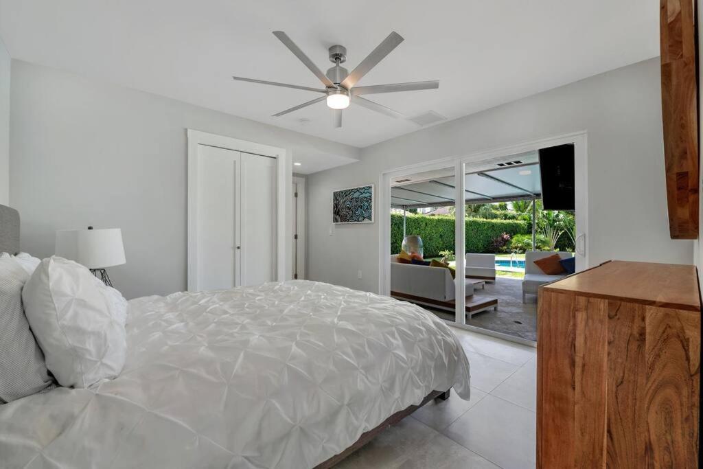 Intercostal Front Singer Island Pool