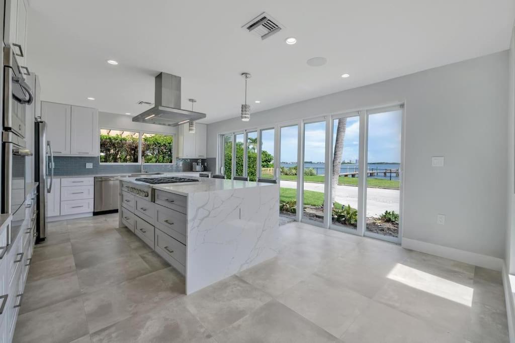 Intercostal Front Singer Island Pool Apartment West Palm Beach