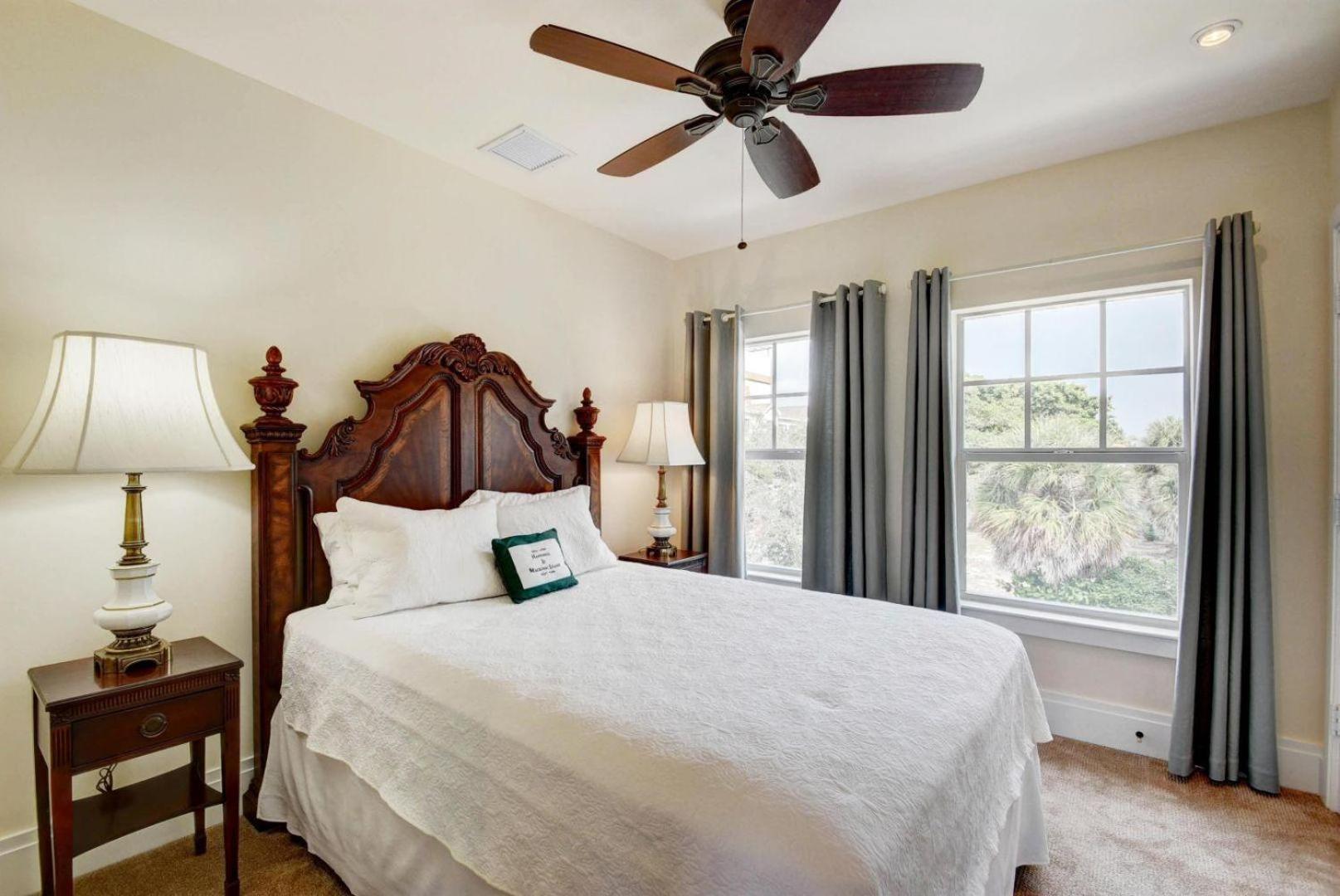 Villa Grey Mist Modern 3bd 2ba On Quiet Street *