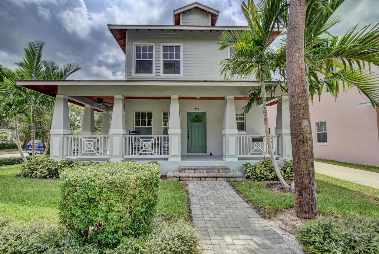 Villa Grey Mist Modern 3bd 2ba On Quiet Street *