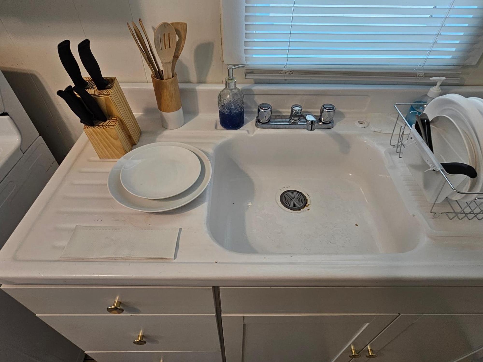 Stylish 3br & Hottub Near Beaches & Downtown Holiday home