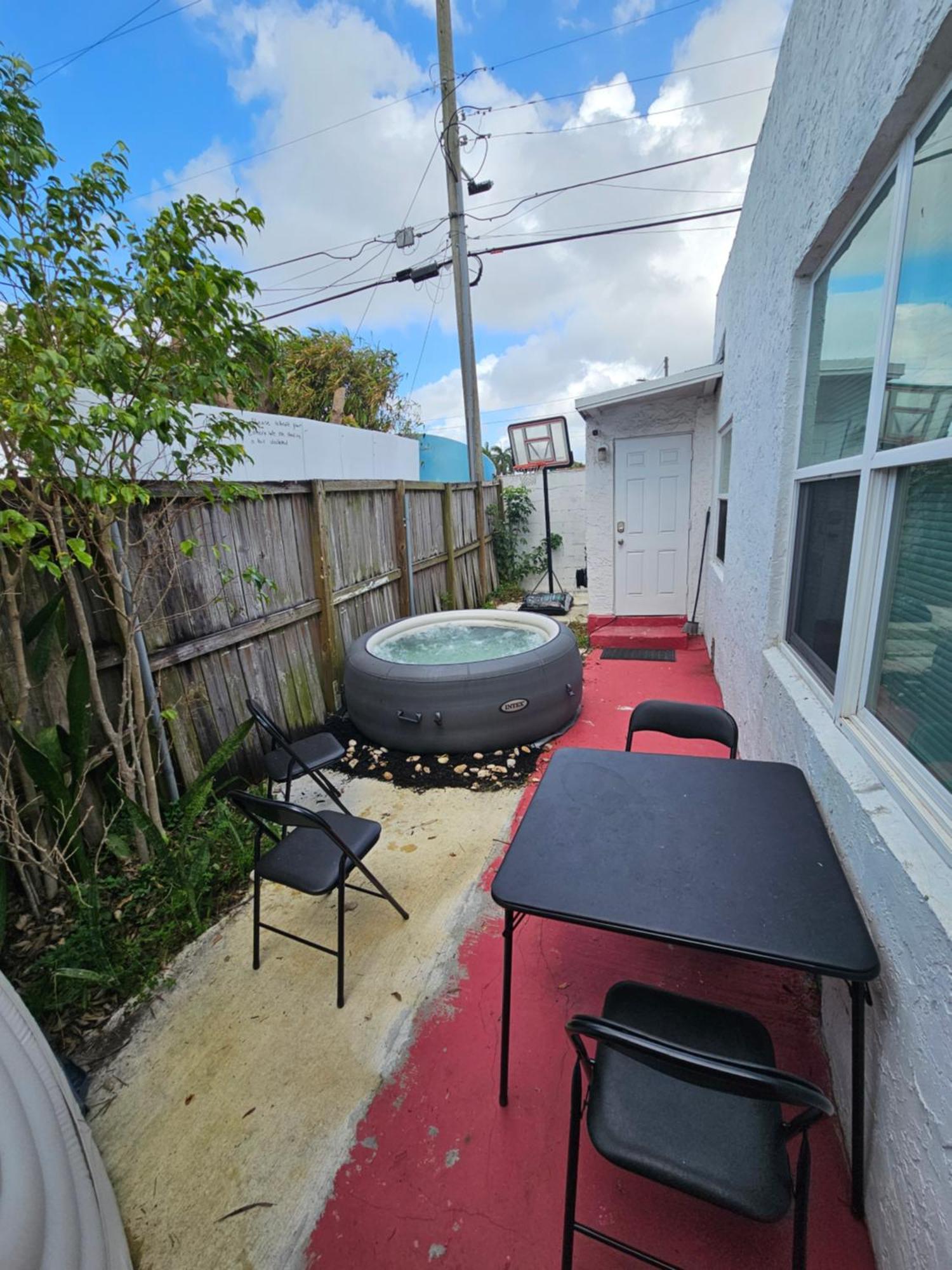Stylish 3br & Hottub Near Beaches & Downtown * West Palm Beach