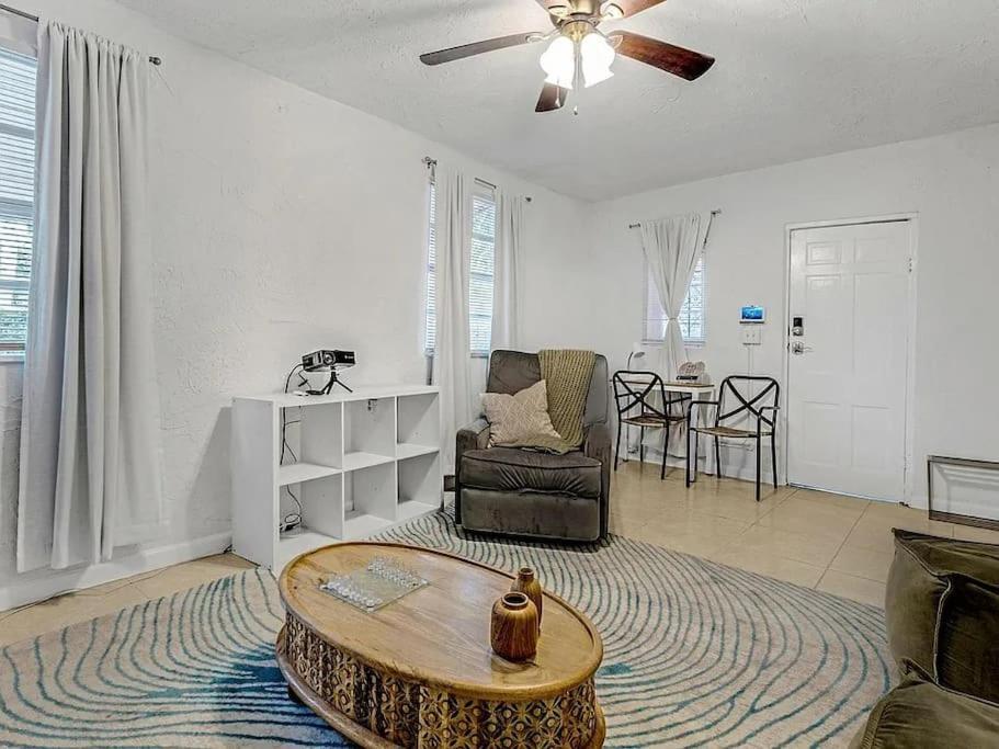 Stylish 3br & Hottub Near Beaches & Downtown * West Palm Beach