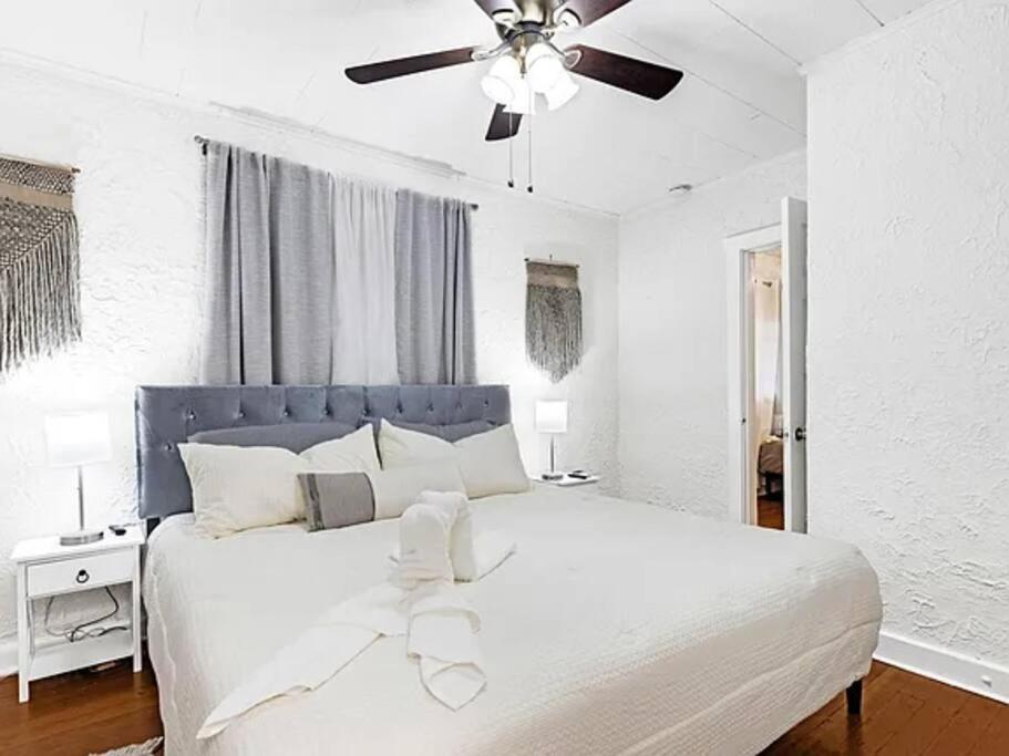 Stylish 3br & Hottub Near Beaches & Downtown