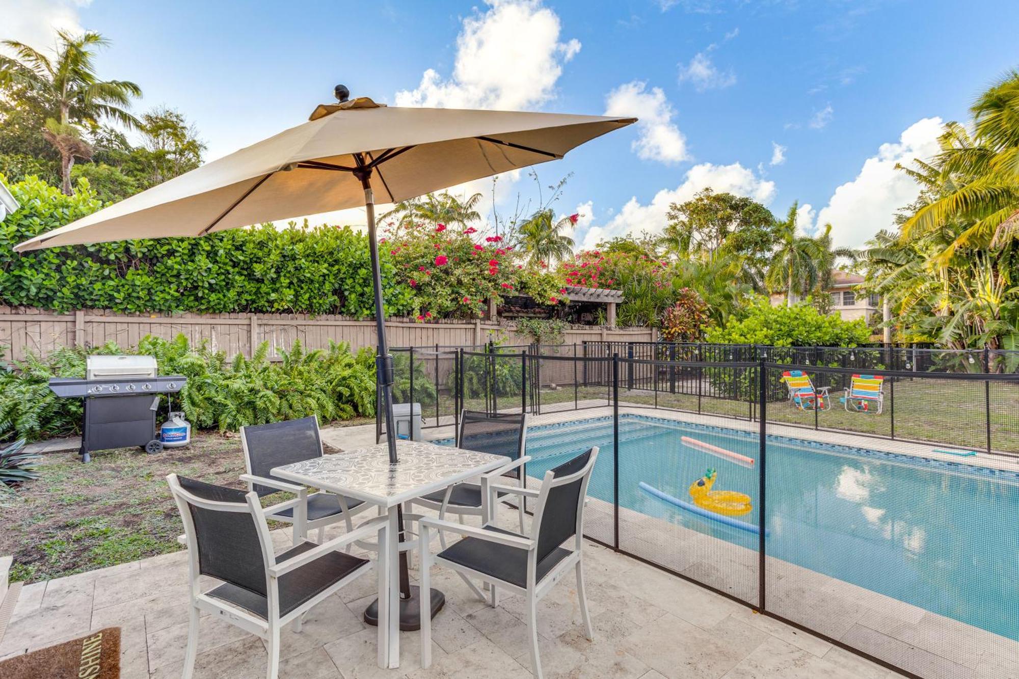 3 Mi To Ocean Pet-friendly Gem In West Palm Holiday home