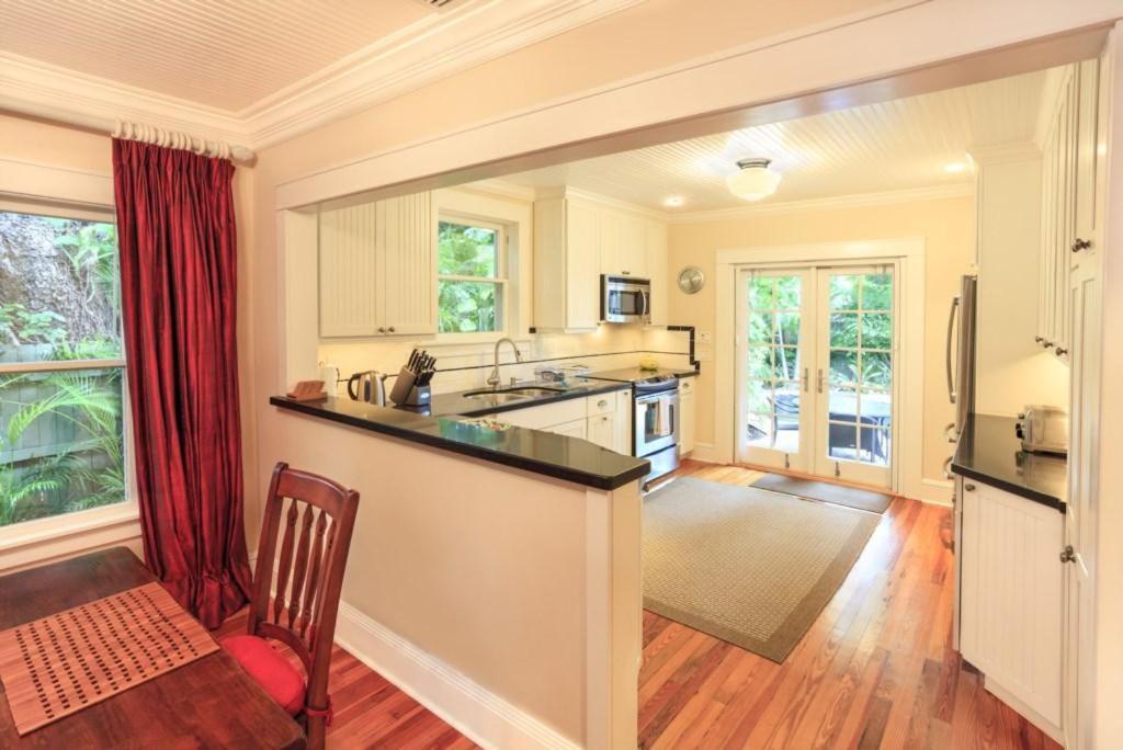 Mango Haus 2bd 2ba Private Pool And Parking Holiday home West Palm Beach