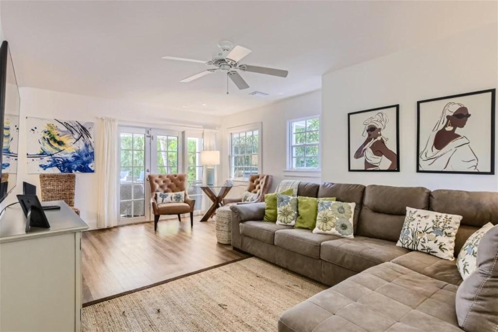 Palm Oasis 3bd 3ba Private Pool Parking