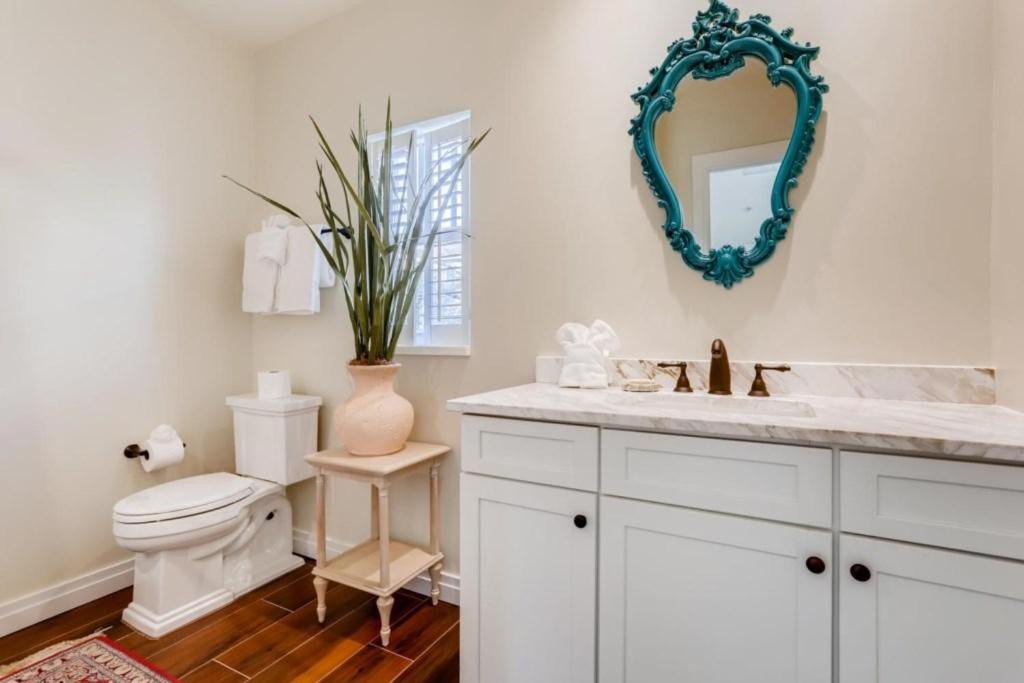 Pink House Modern 3bd 3ba Parking And Porch West Palm Beach