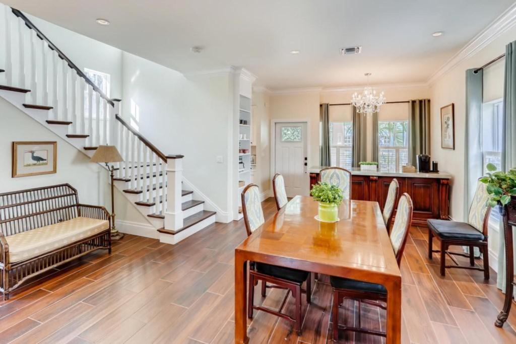 Pink House Modern 3bd 3ba Parking And Porch * West Palm Beach