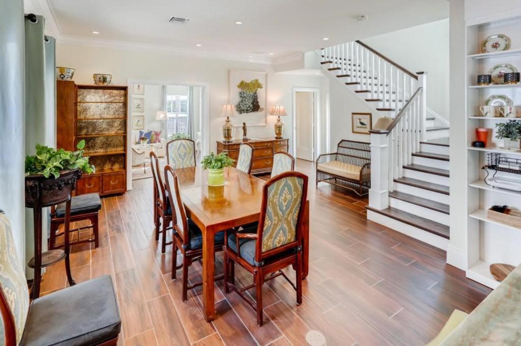 Pink House Modern 3bd 3ba Parking And Porch Villa