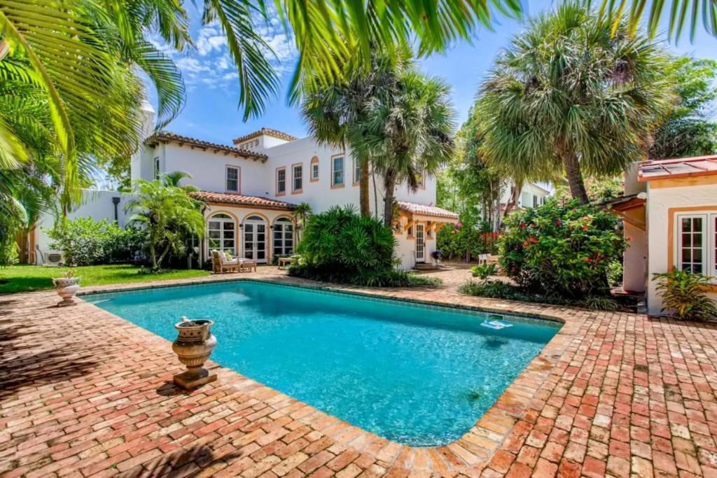Blanca 4bd 3.5ba Private Pool And Parking *