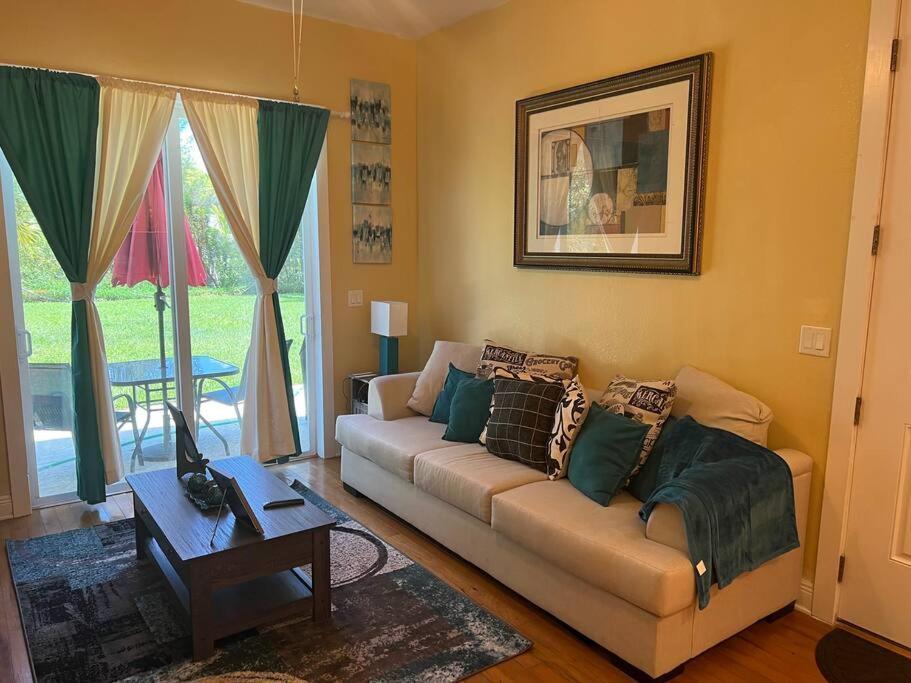 Adorable 1-bedroom Apartment