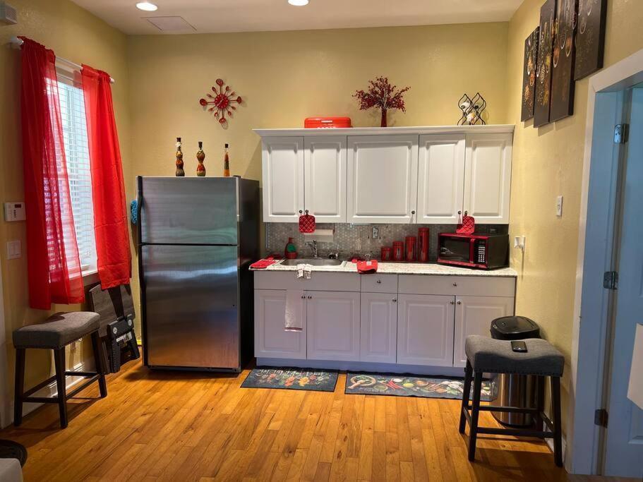 Adorable 1-bedroom Apartment West Palm Beach