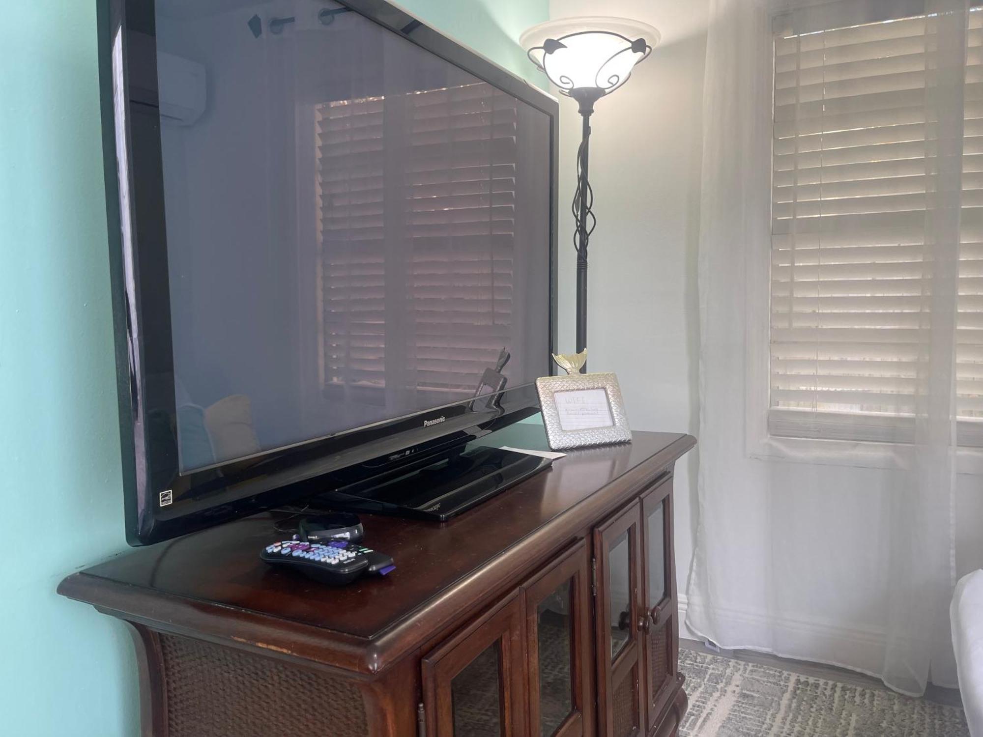 Convenient And Private Downtown 1br Near Apartment *