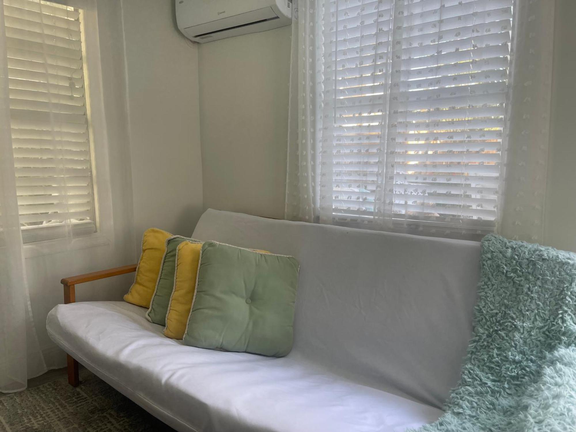 Apartment Convenient And Private Downtown 1br Near