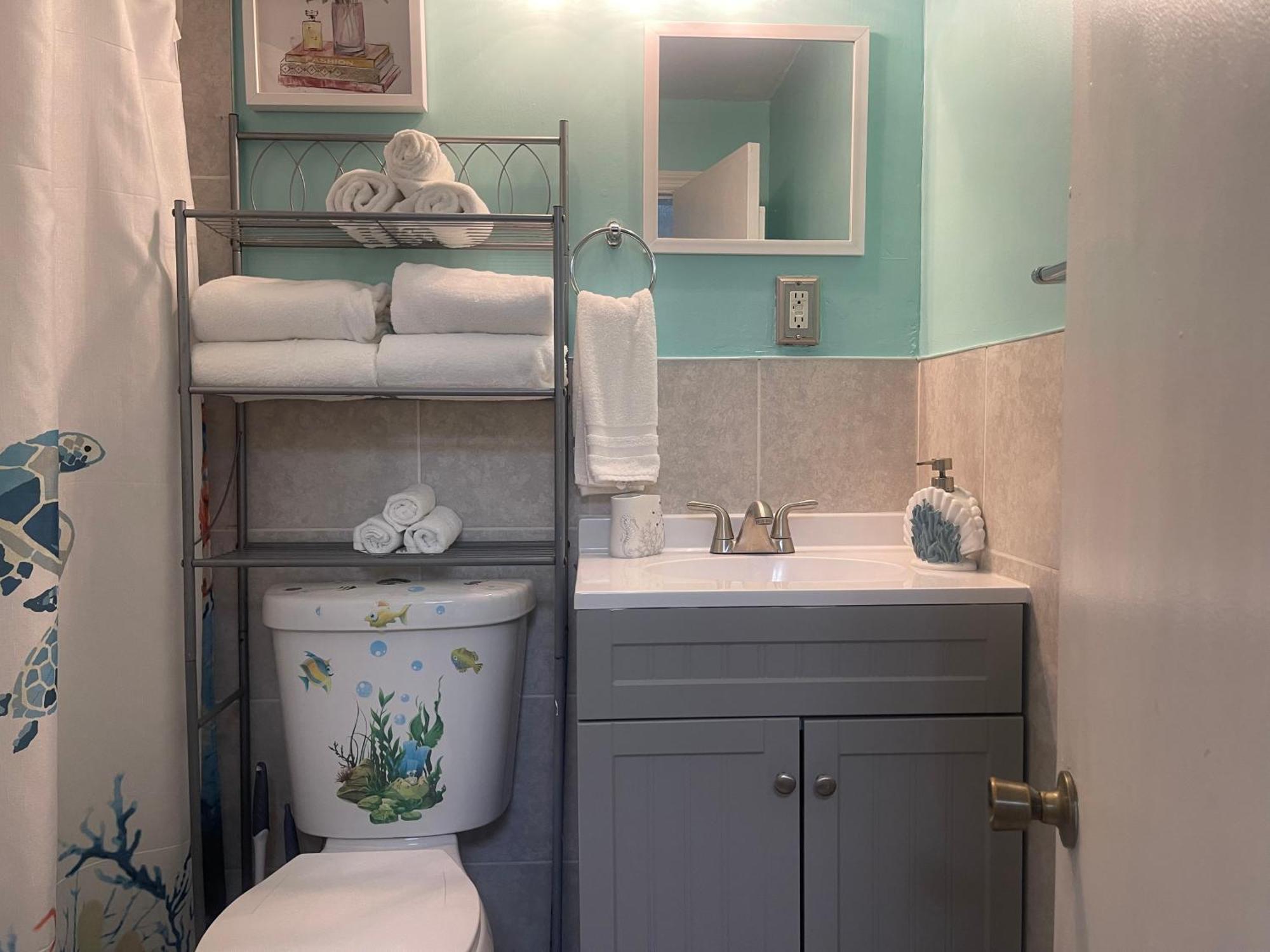 Apartment Convenient And Private Downtown 1br Near