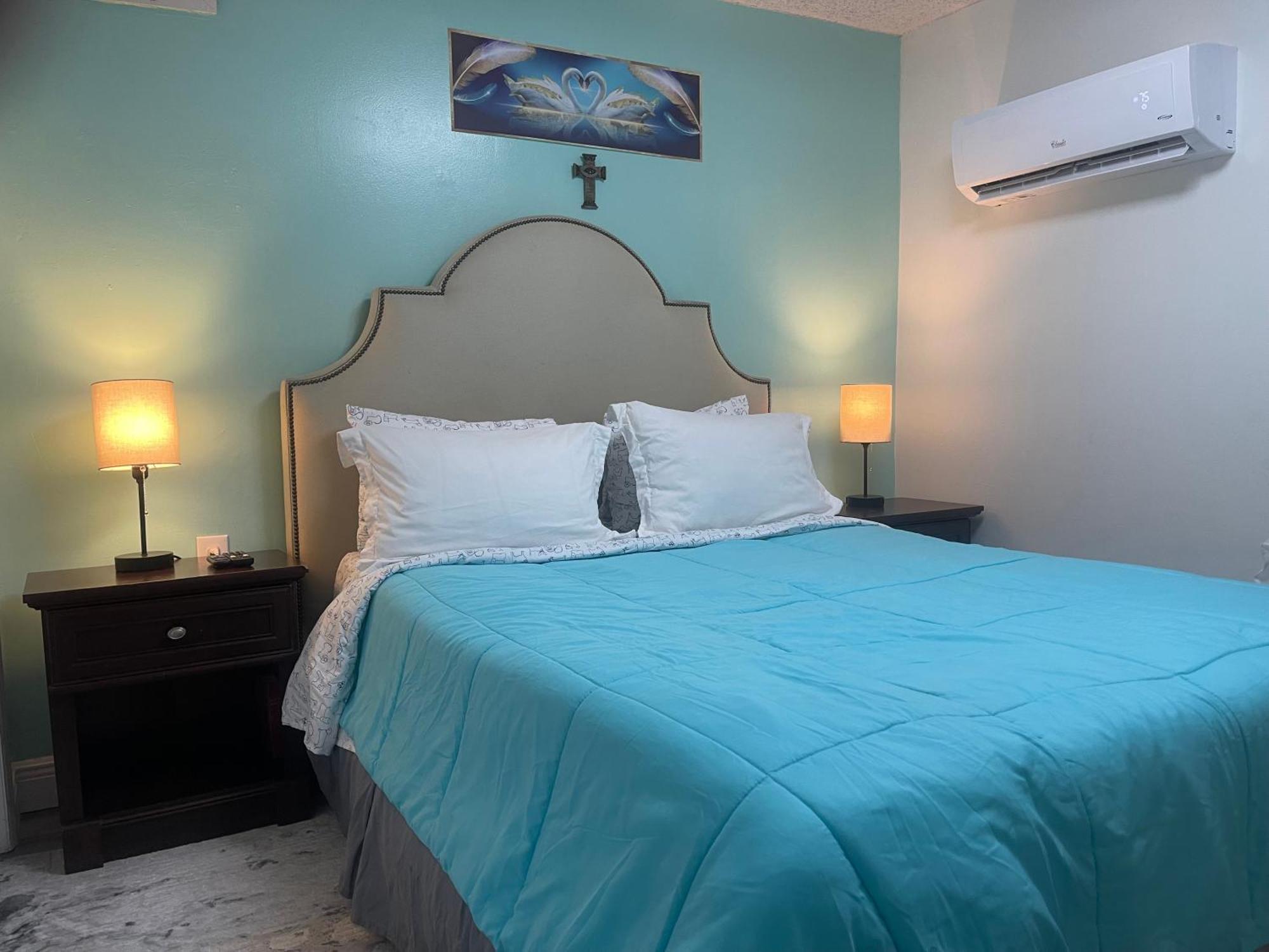 Apartment Convenient And Private Downtown 1br Near *