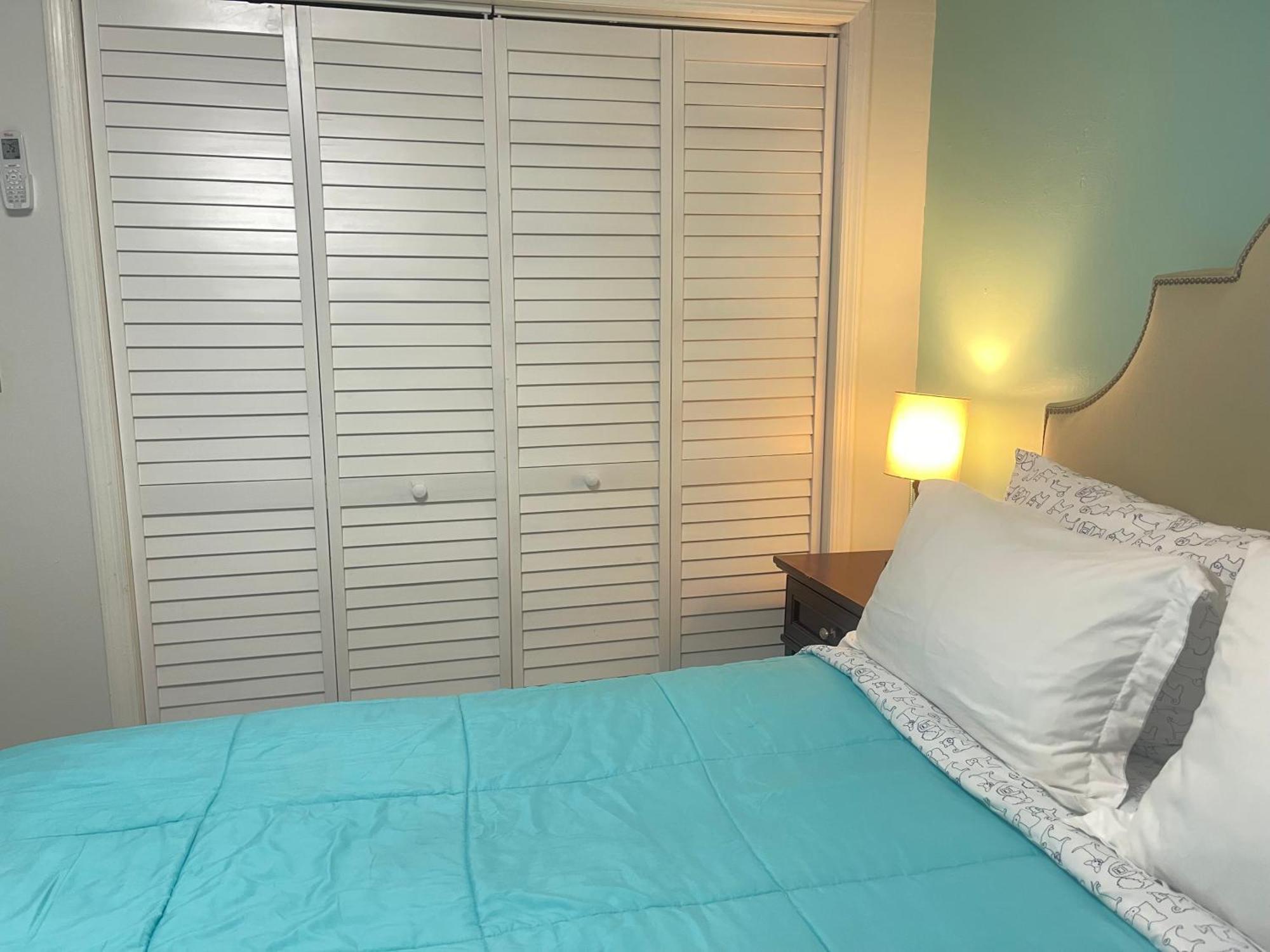 Convenient And Private Downtown 1br Near