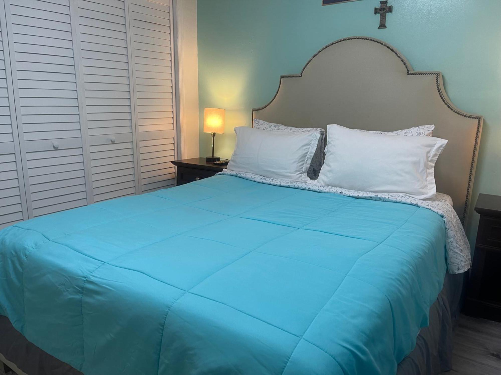 Convenient And Private Downtown 1br Near Apartment *