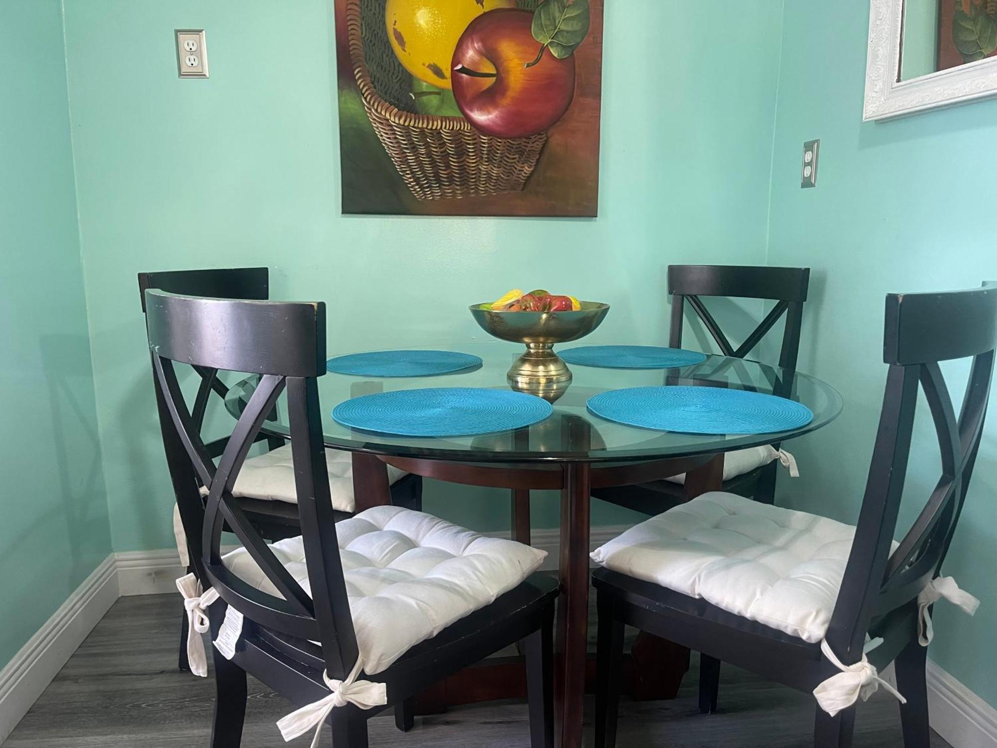 Convenient And Private Downtown 1br Near West Palm Beach