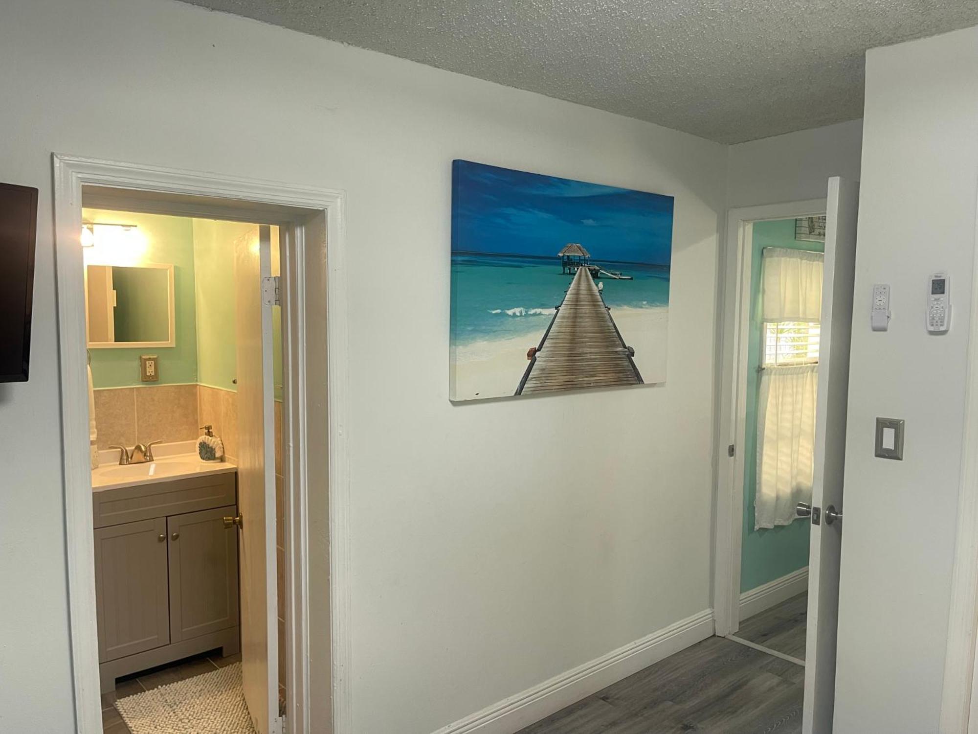 Convenient And Private Downtown 1br Near Apartment *