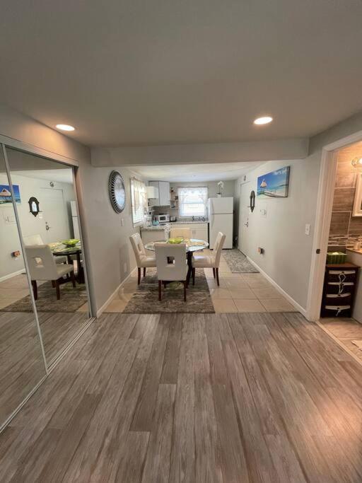 Apartment Bright Spacious Near And Palm *