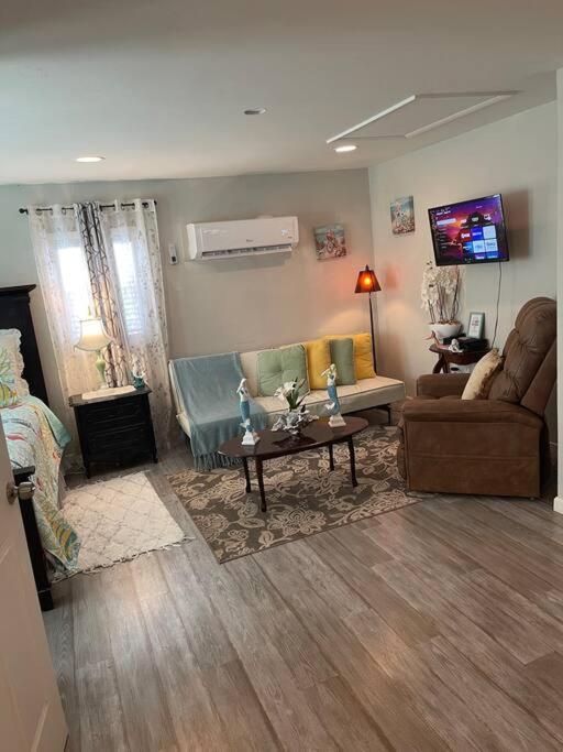 Apartment Bright Spacious Near And Palm West Palm Beach