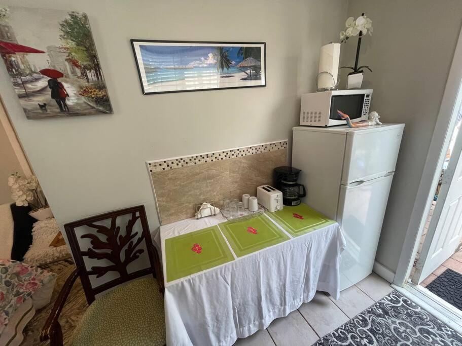 Apartment Comfy Queen Bed Studio, Downtown West Palm