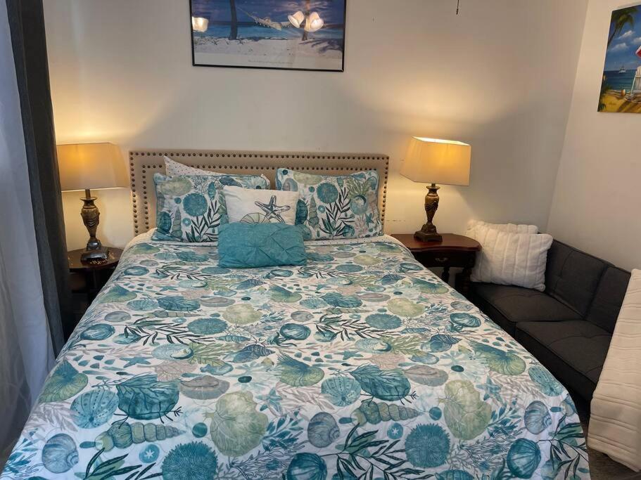 Apartment Comfy Queen Bed Studio, Downtown West Palm *