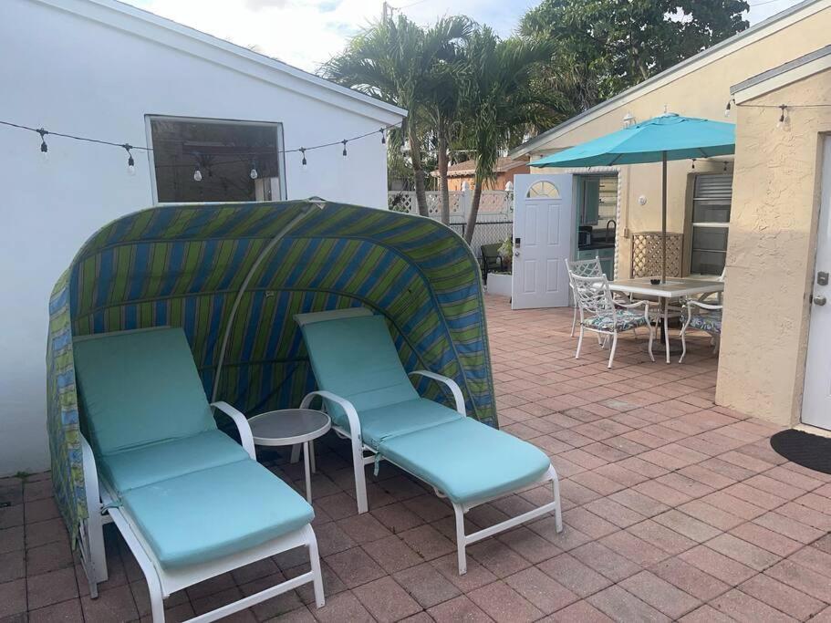 King Bed Downtown Courtyard Apartment West Palm Beach