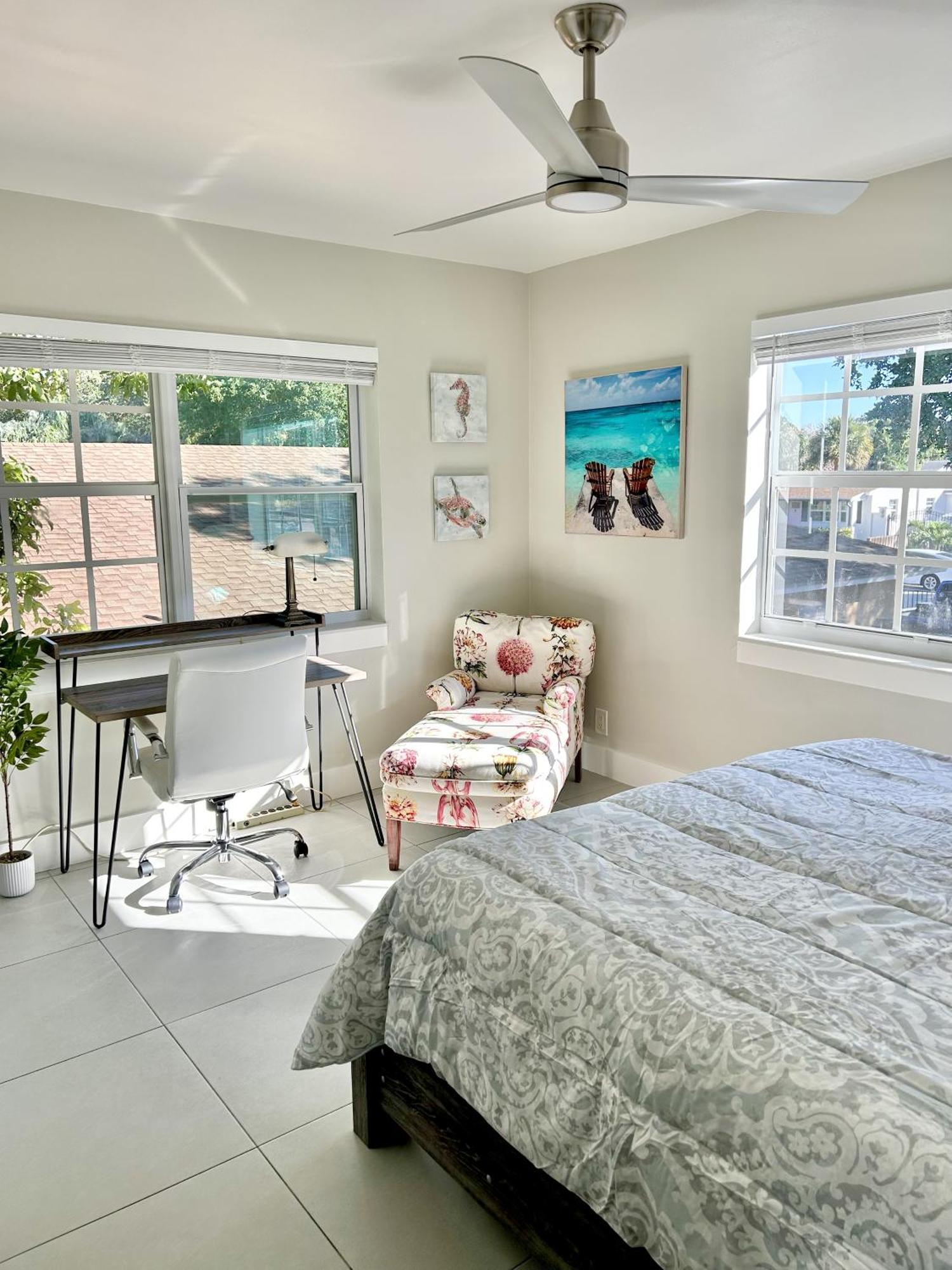 Perfect Remote Work Spot! Close To Everything! * West Palm Beach